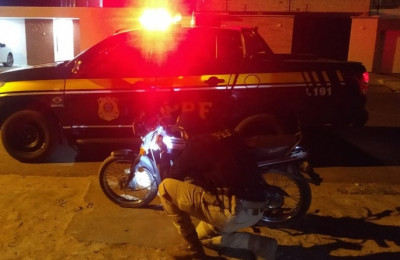 PRF recupera moto rouba na BR 020 em Monsenhor Hipólito